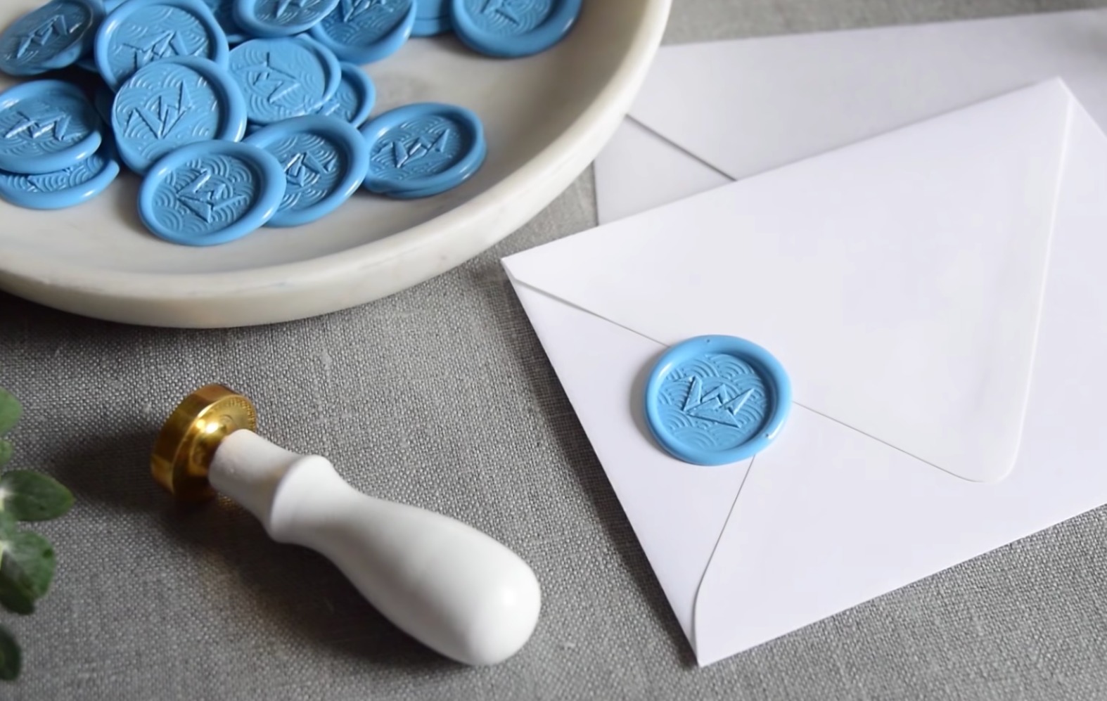 HOW TO USE A WAX SEAL STAMP WITH A GLUE GUN – Heirloom Seals